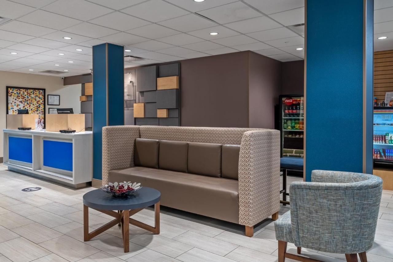 Hotel Holiday Express & By Ihg Woodbridge