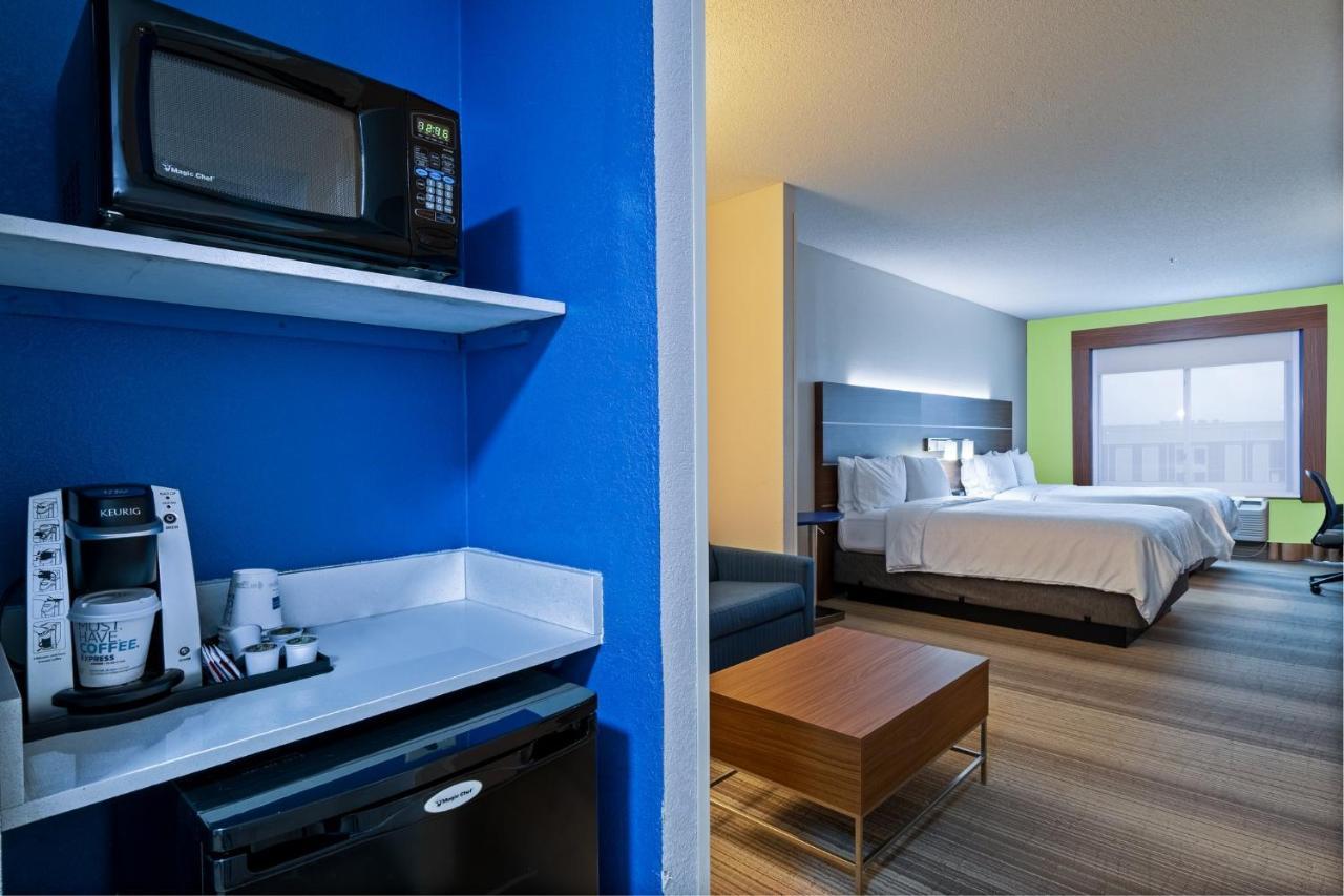 Hotel Express & By Ihg Woodbridge