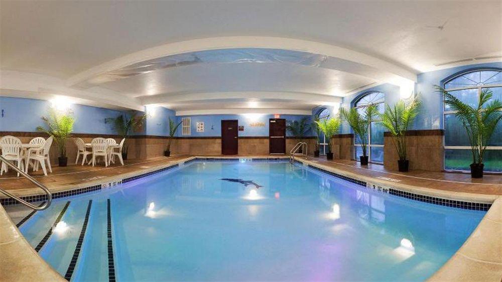 Holiday Express & By Ihg Hotel 2*