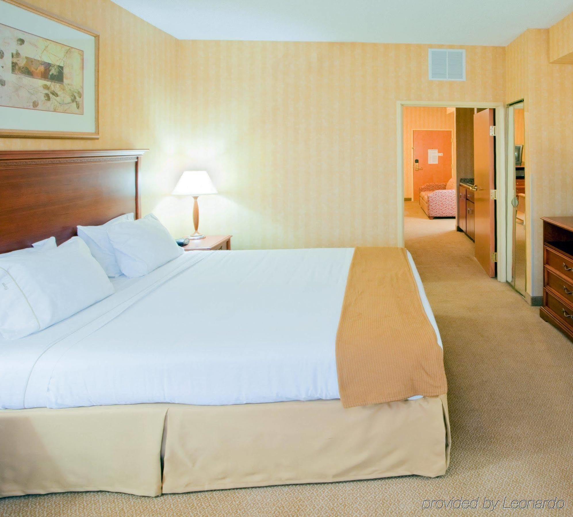 Hotel Express & By Ihg 2*